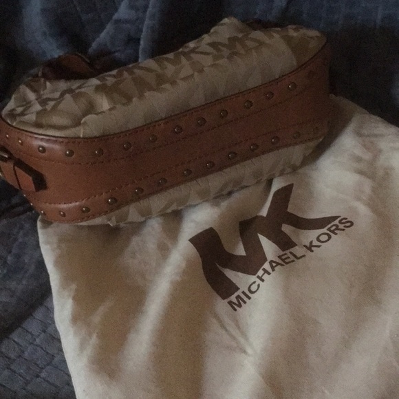 Michael Kors monogram print small handbag - Picture 3 of 3